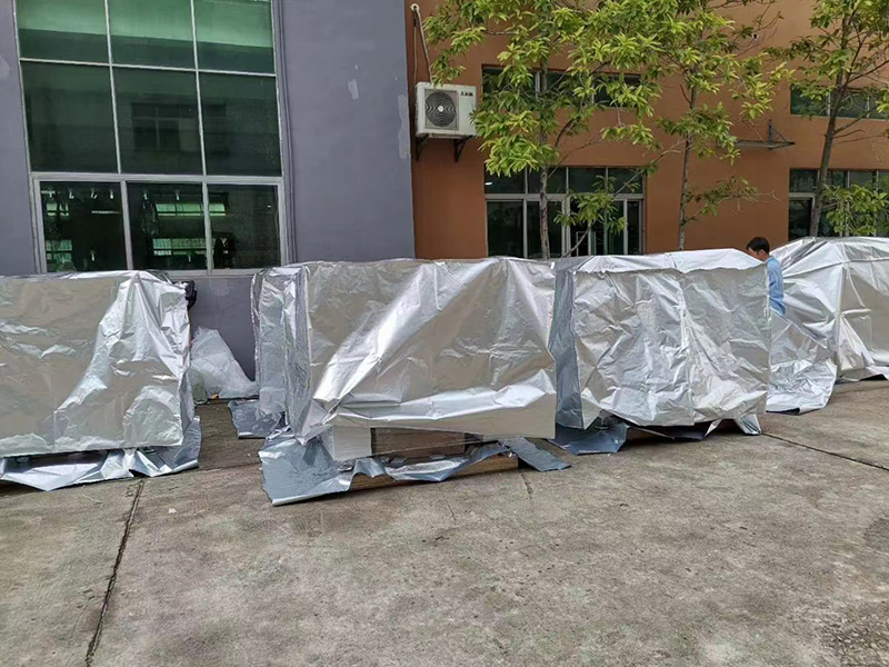 深(shen)圳福永自動(dong)化設備出口(kǒu)真空包裝