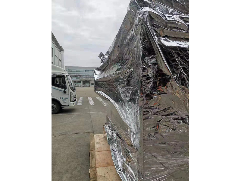 重型(xíng)加固木(mù)箱